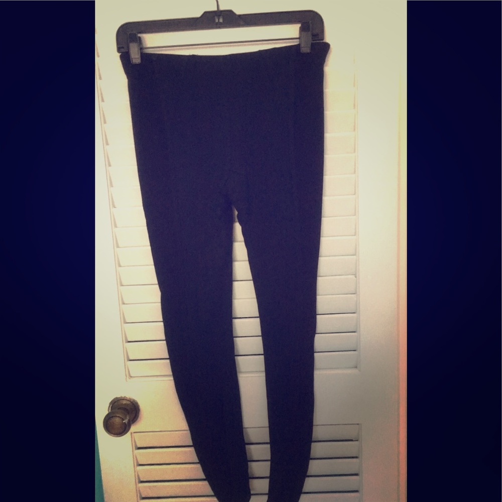BCBG Max Azria. Leggings